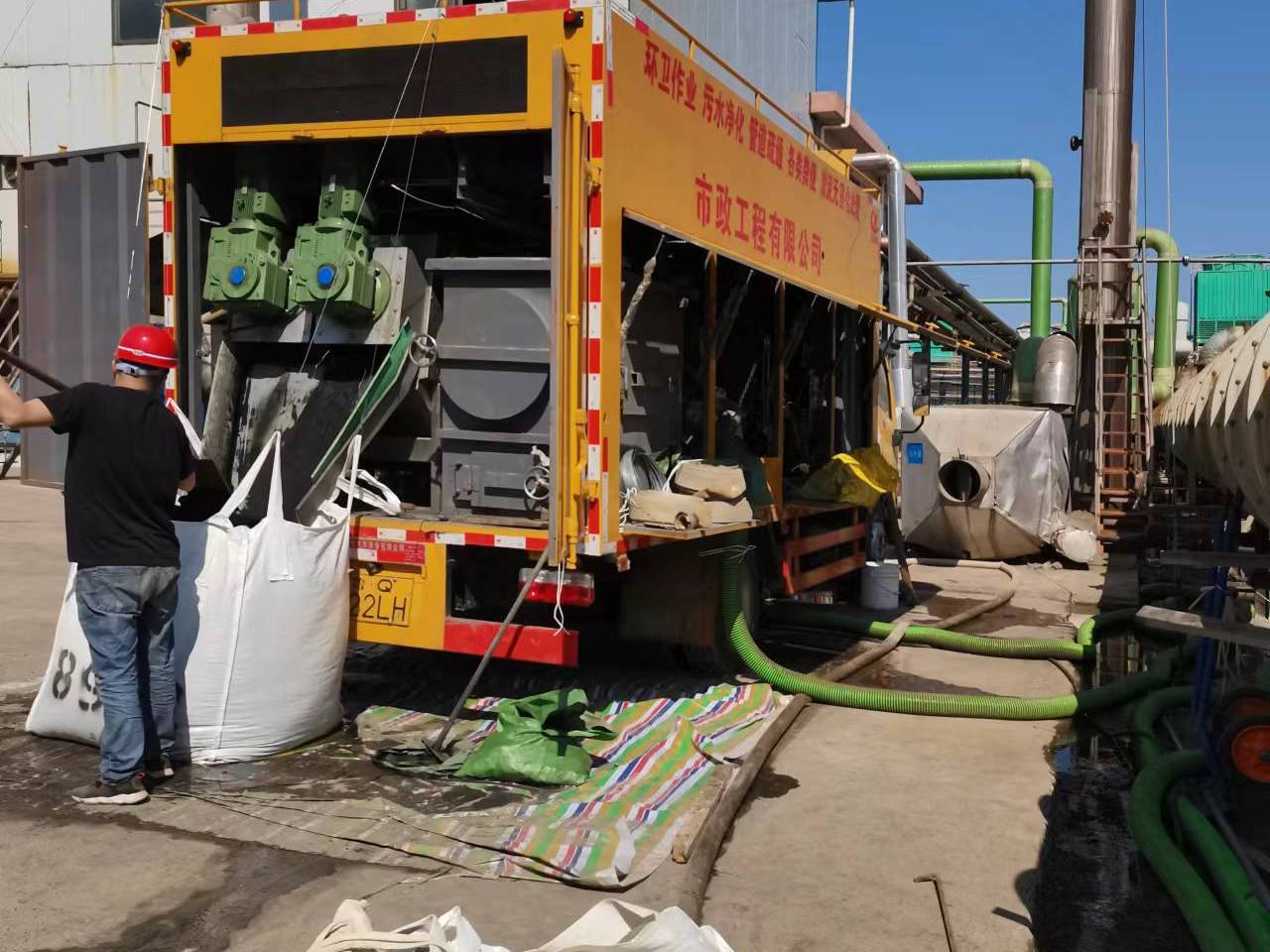 莞城街道淤泥压干处理